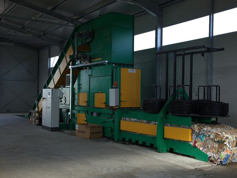 Municipal waste sorting conveyor line